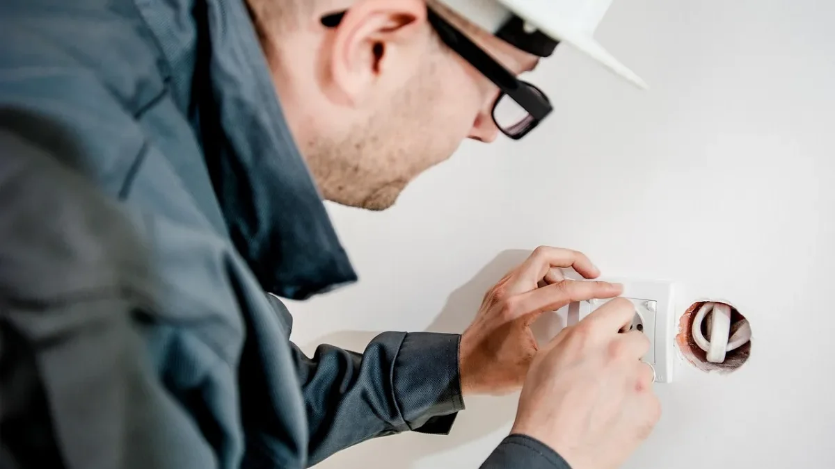 Electrician Hands