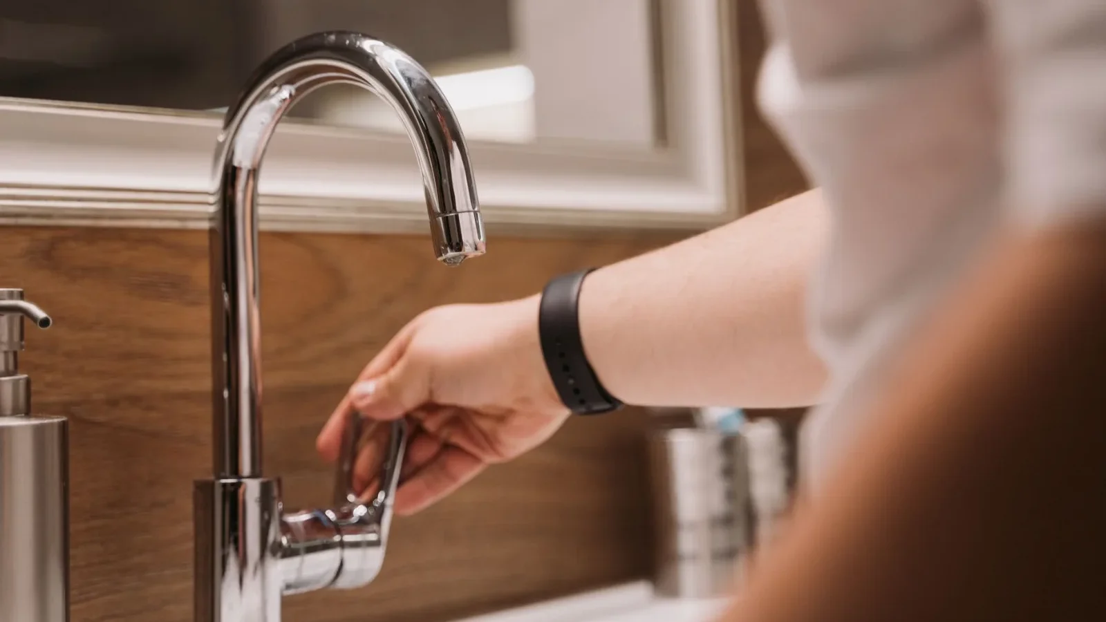 Why Your Geyser Water Smells Bad